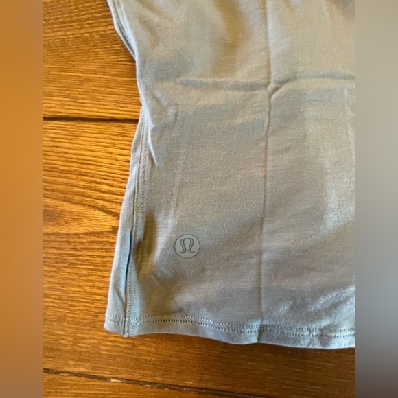 Lululemon Wrap Style Crop Top 8 - Picture 4 of 4